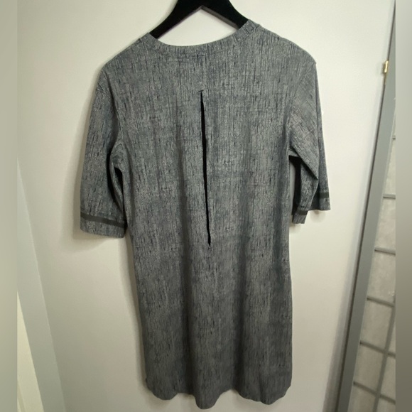 Lululemon - Get it on - Shift style keyhole back grey dress - Picture 12 of 14